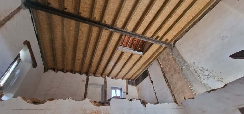 Remodelação de interior, antes e depois das obras.